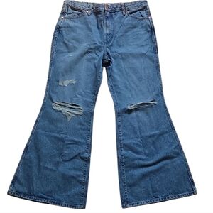 Wrangler Wanderer Distressed Flare Jeans